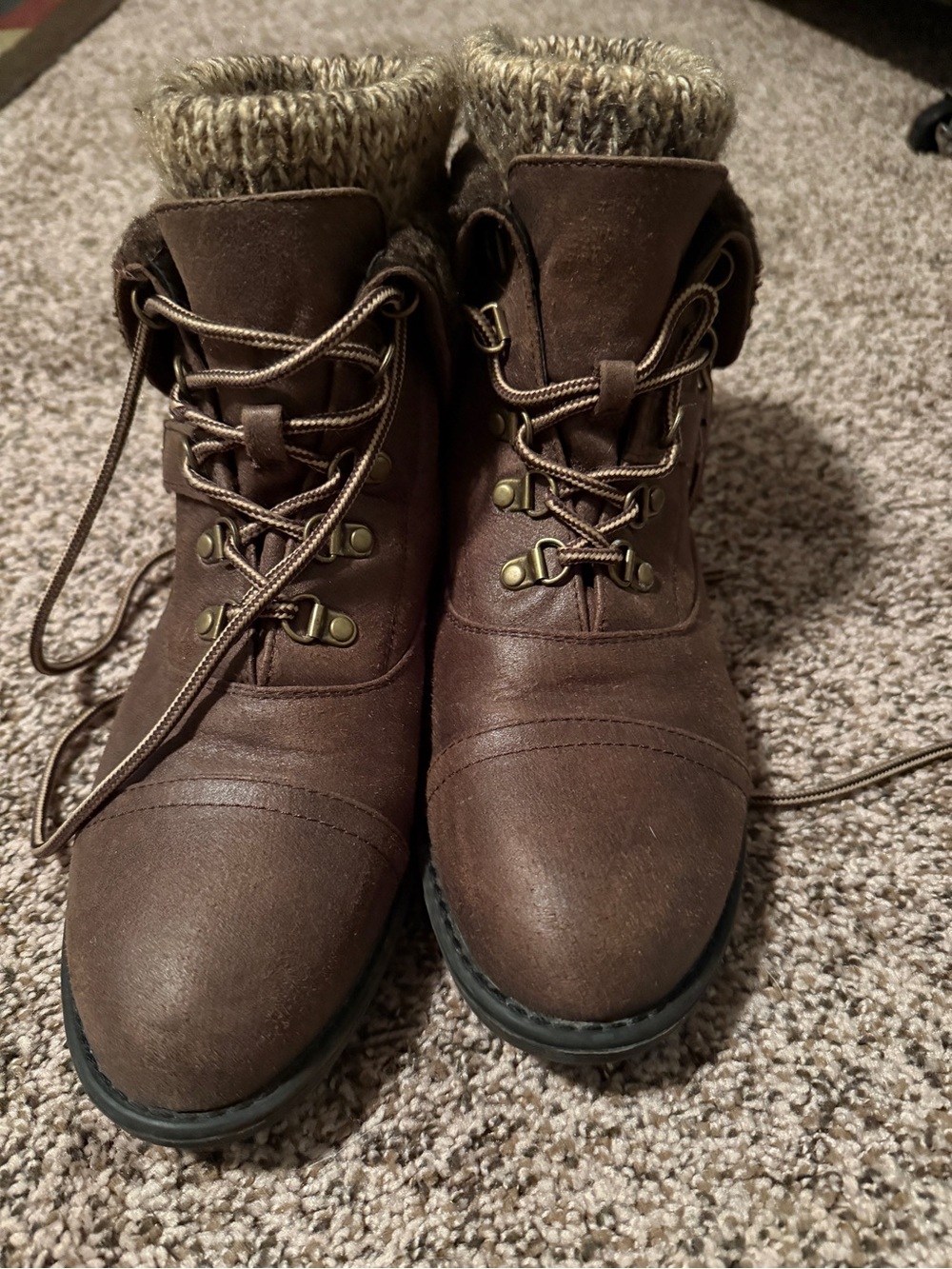 Cliffs by White Mountain Brown Sweater Cuff Ankle Boots
Size 10